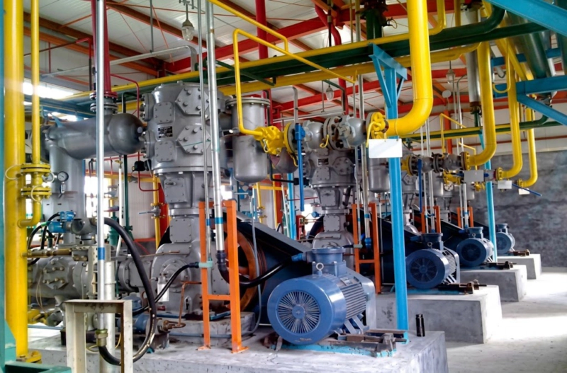 LW-7/5 High-Capacity Oil-Free Mixed Gas Oxygen Compressor main unit installed for advanced chemical synthesis